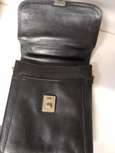 Charger l'image dans la galerie, Sacoche en Cuir Katana - Élégance et Praticité