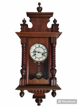 Charger l'image dans la galerie, Horloge à pendule murale Style Henri II