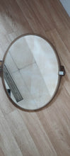 Charger l'image dans la galerie, Miroir Ovale en Plastique Marron - Charme Vintage