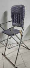 Charger l&#39;image dans la galerie, Chaise haute bébé vintage
