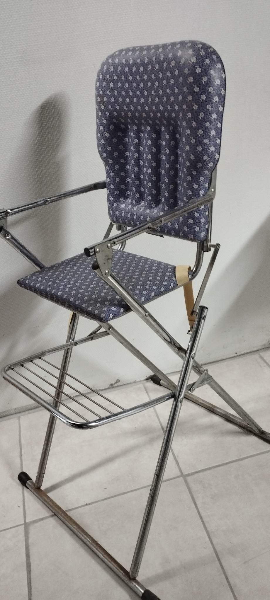Chaise haute bébé vintage