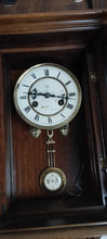 Charger l&#39;image dans la galerie, Horloge à pendule murale Style Henri II
